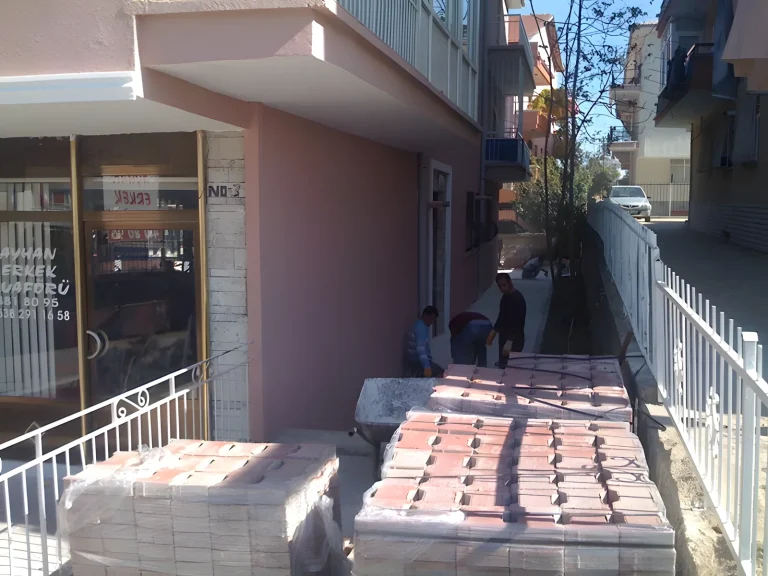 Bina çevresinde karo ve kilit taşı döşeme uygulaması (2)