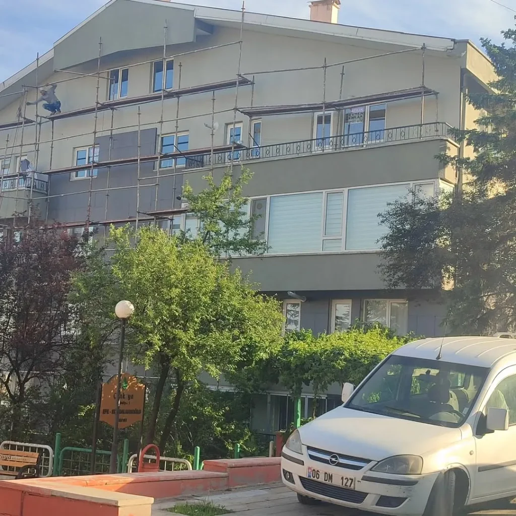 Mantolama uygulama aşaması: iskele, levha ve sıva çalışması, Er-Fa Grup İzolasyon (7)