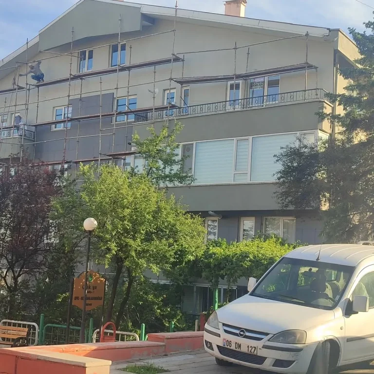 Mantolama uygulama aşaması: iskele, levha ve sıva çalışması, Er-Fa Grup İzolasyon (7)